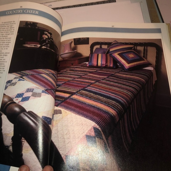 Better Homes And Gardens Country Bazaar Crafts- Christmas Is Coming preloved - Picture 6 of 7